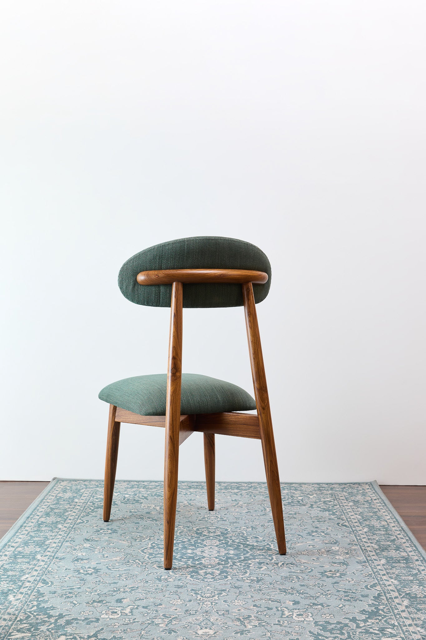 Classic Dining Chair//01