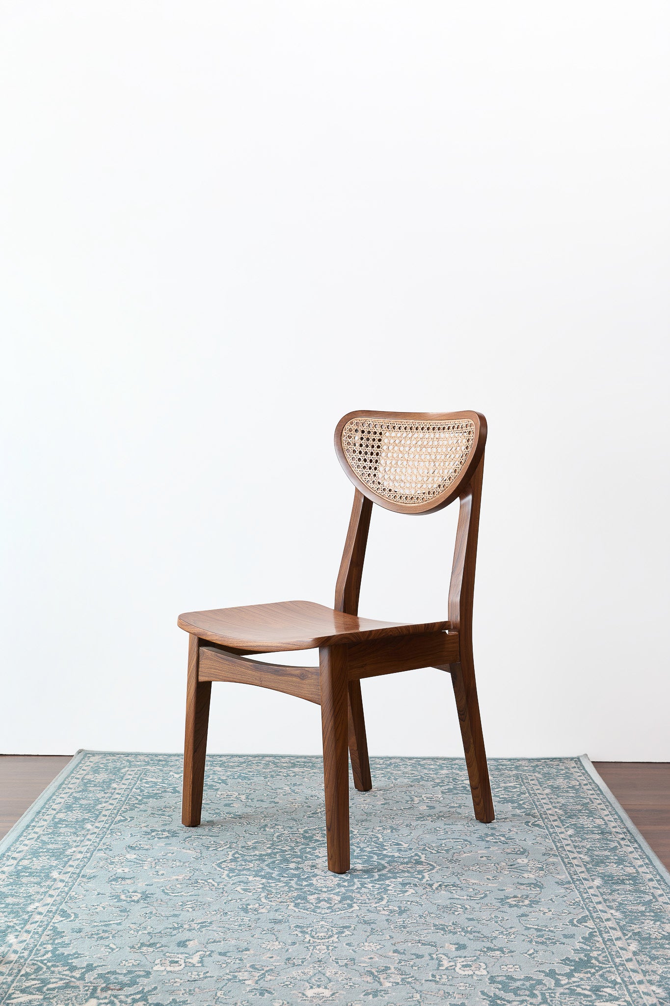 Classic Dining Chair//02